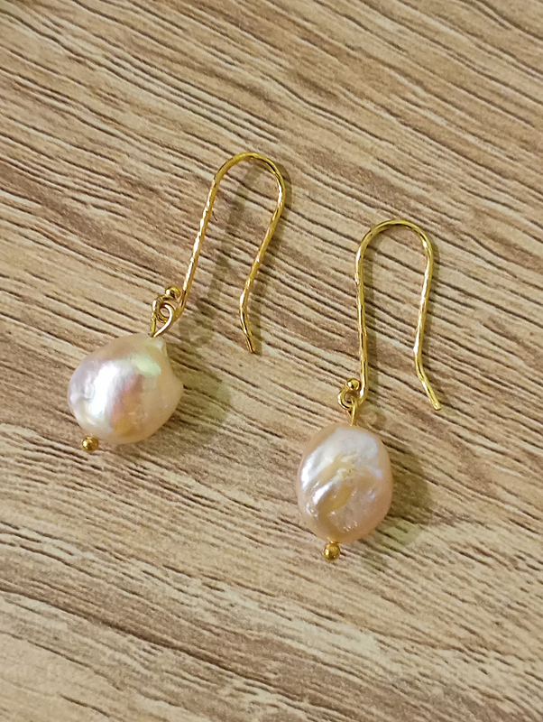 Boucles d'oreilles perles naturelles arrondies et acier