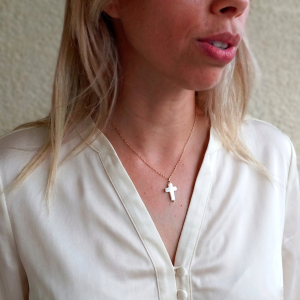 la-belle-du-pirate-croix-nacre