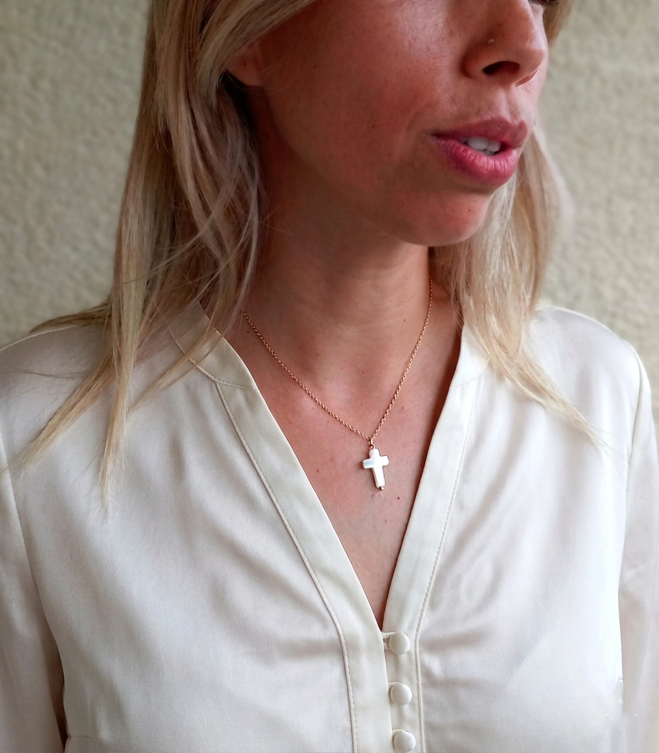 Chaine en acier et pendentif croix en nacre – Image 2