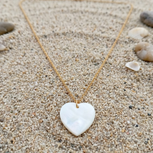 la-belle-du-pirate-collier-nacre coeur2
