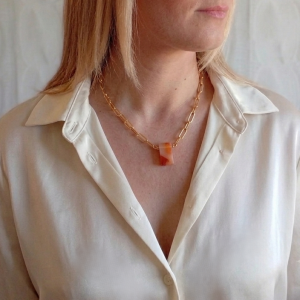 Collier cornaline rectangulaire sur acier