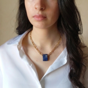 Collier lapislazuli rectangulaire sur acier